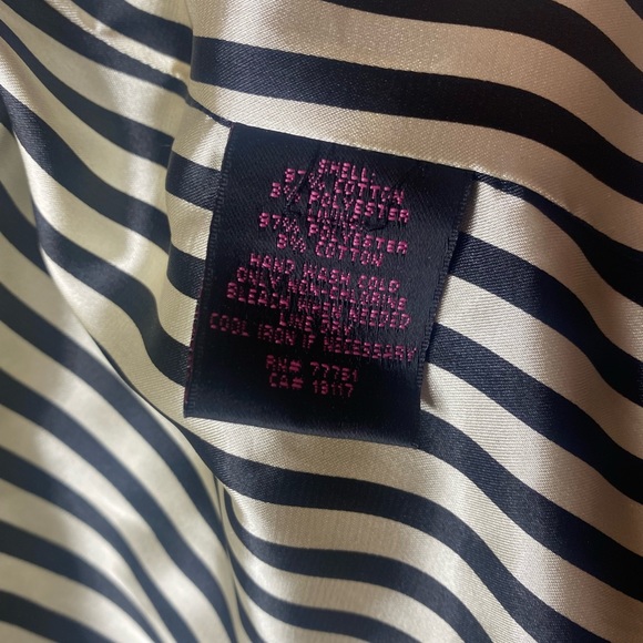 🚫SOLD🚫 NWOT Betsey Johnson black crushed velvet gothic jacket sz 10 - Picture 8 of 8